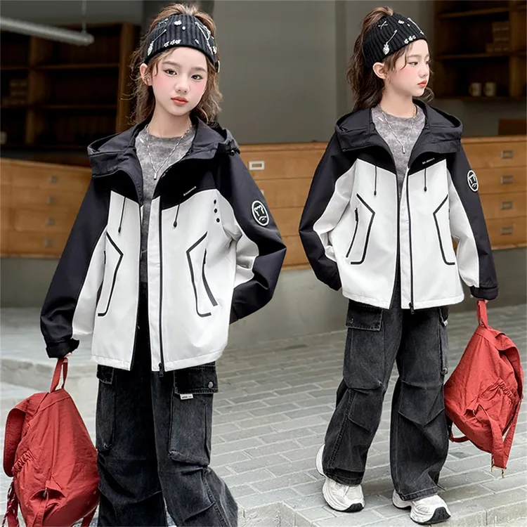 女童外套春秋款2025新款中大童网红洋气潮款小女孩冲锋衣休闲上衣