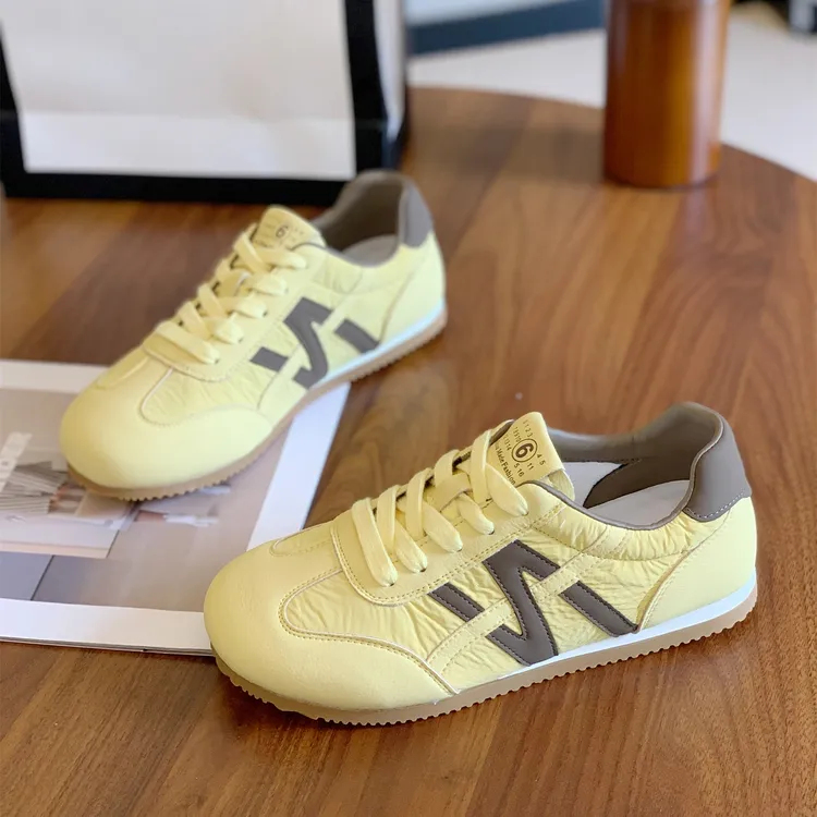 拼色板鞋女2025年新款秋季百搭学生休闲运动鞋超火平底时尚德训鞋