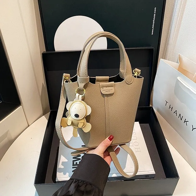 轻奢简约大容量手提水桶包高级感超火小包包女2025新款单肩斜挎包