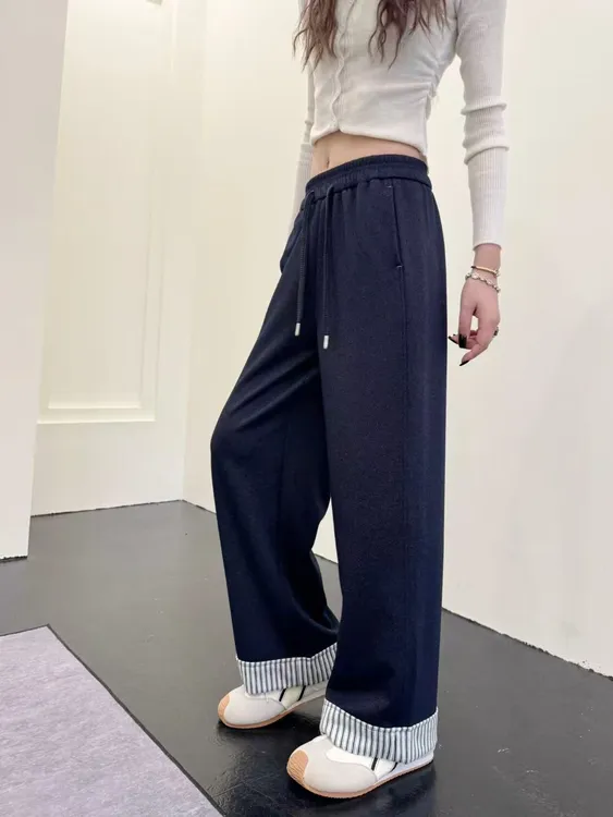 秋季新款软牛仔系列女士小直筒垂垂翻边裤脚口拼接条纹休闲7087
