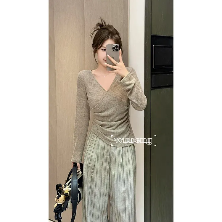 王等等【秋日情】2025秋款原创休闲风长袖针织亚麻上衣U225S12597