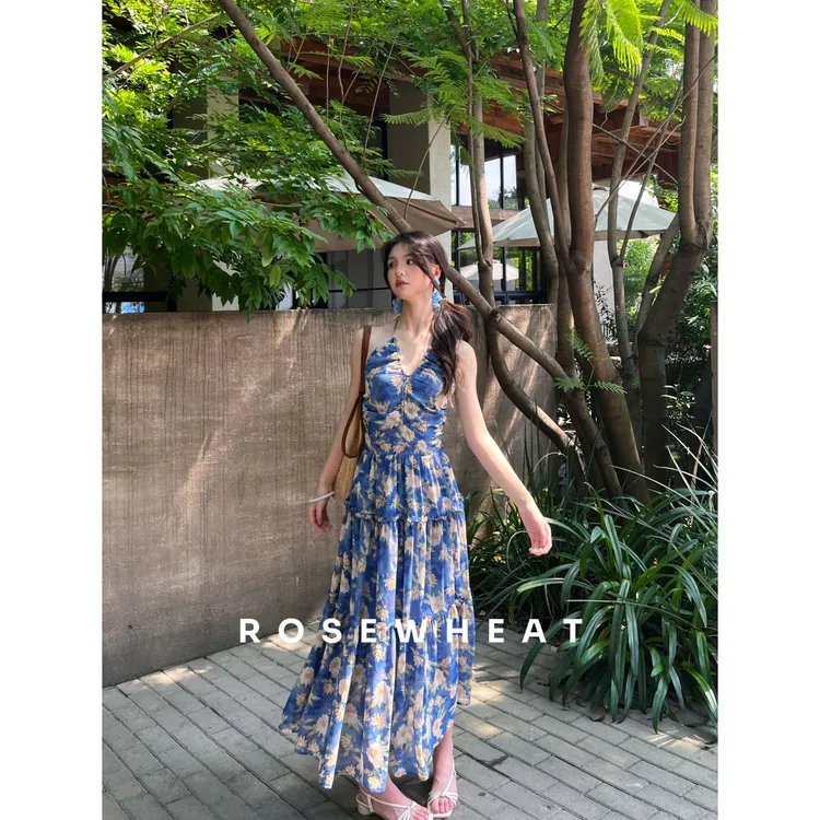 麦田玫瑰 挂脖V领夏季修身显瘦碎花连衣裙【请认准实体正版】