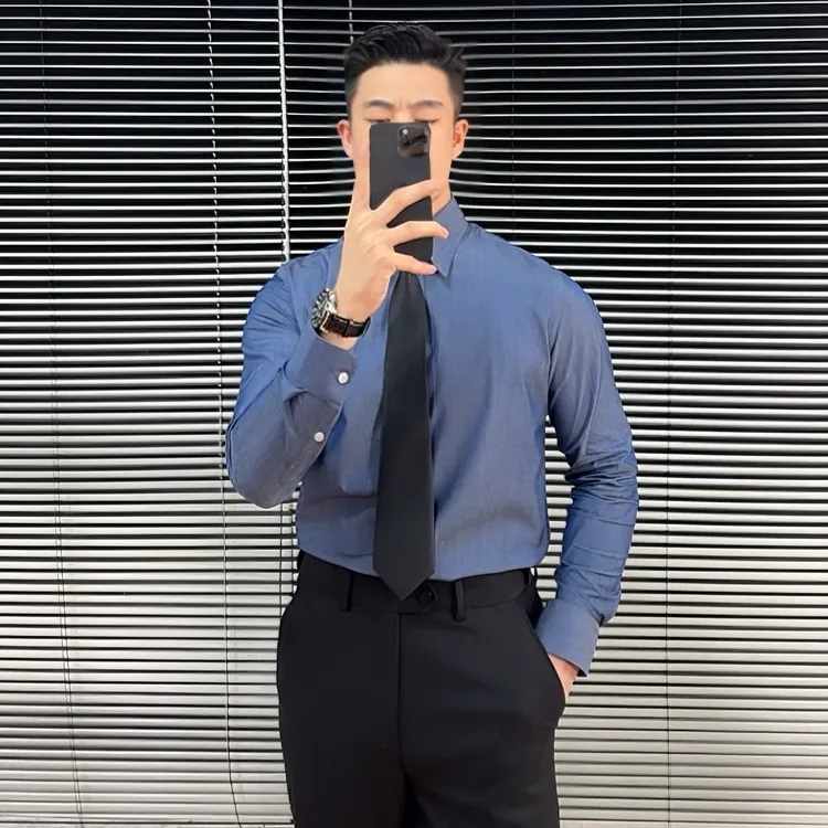 秋季新品商务休闲牛仔蓝长袖衬衫男潮流修身简约纯色个性痞帅衬衣