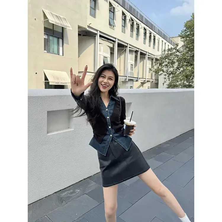 张阿星【巴塞罗那】拼接V领假两件毛衣+皮半裙W425S15967