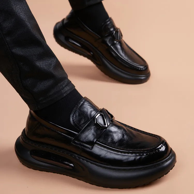 2025夏季新款休闲皮鞋男真皮透气厚底头层牛皮潮流气垫底休闲鞋子