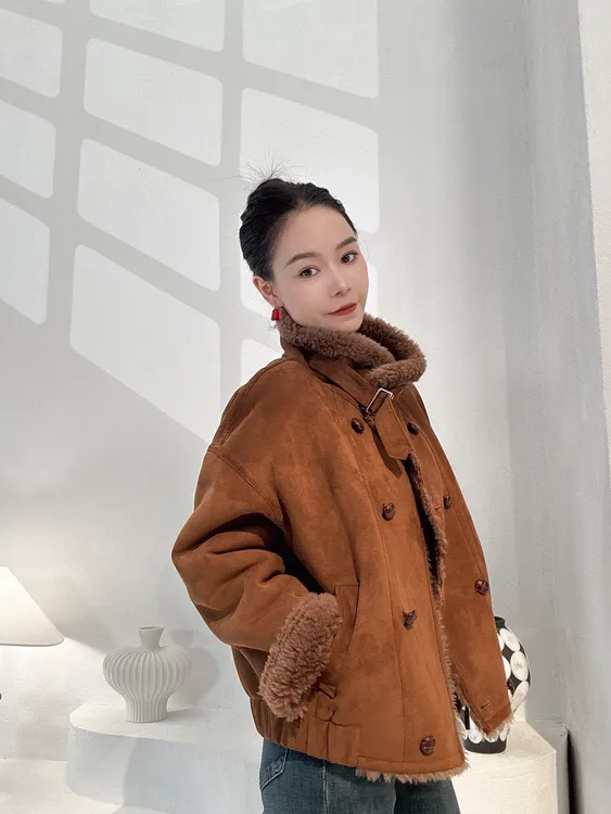 海宁100%绵羊毛冬季机车款双排扣立翻领宽松显瘦女款羊毛一体外套