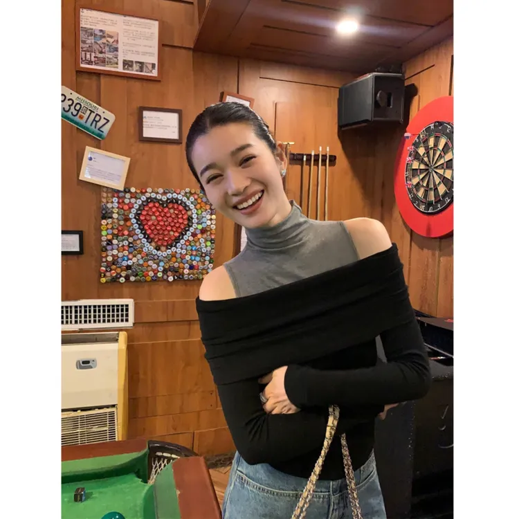 大码胖MM韩系撞色露肩长袖针织衫女秋冬新款修身设计感打底衫上衣