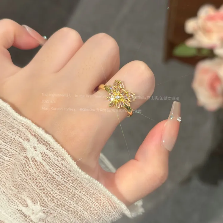 铜合金合成锆石戒指 C490轻奢气质粉钻爱心戒指女小众ins高级甜美