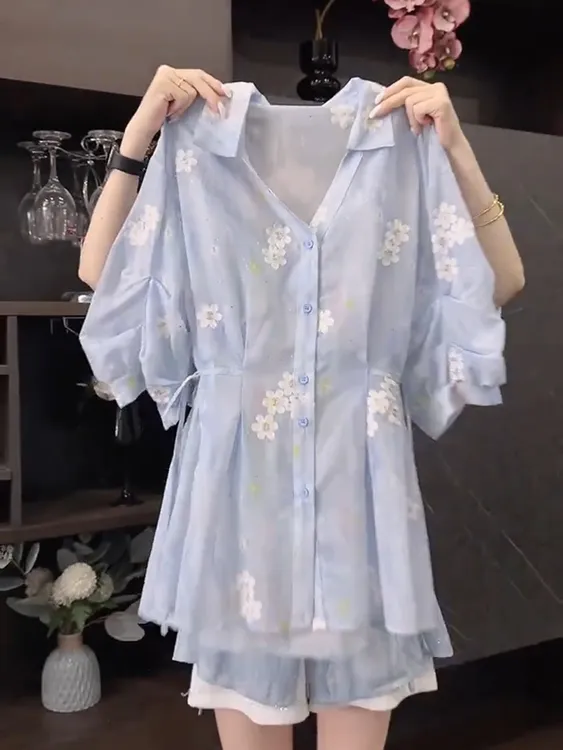 大码高级感碎花短袖衬衫女夏季2025新款时尚减龄洋气百搭别致上衣