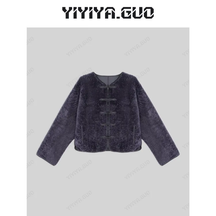 yiyiya.Guo艺艺吖【高奢线·紫玉瑶光】盘扣皮毛一体外套20242632