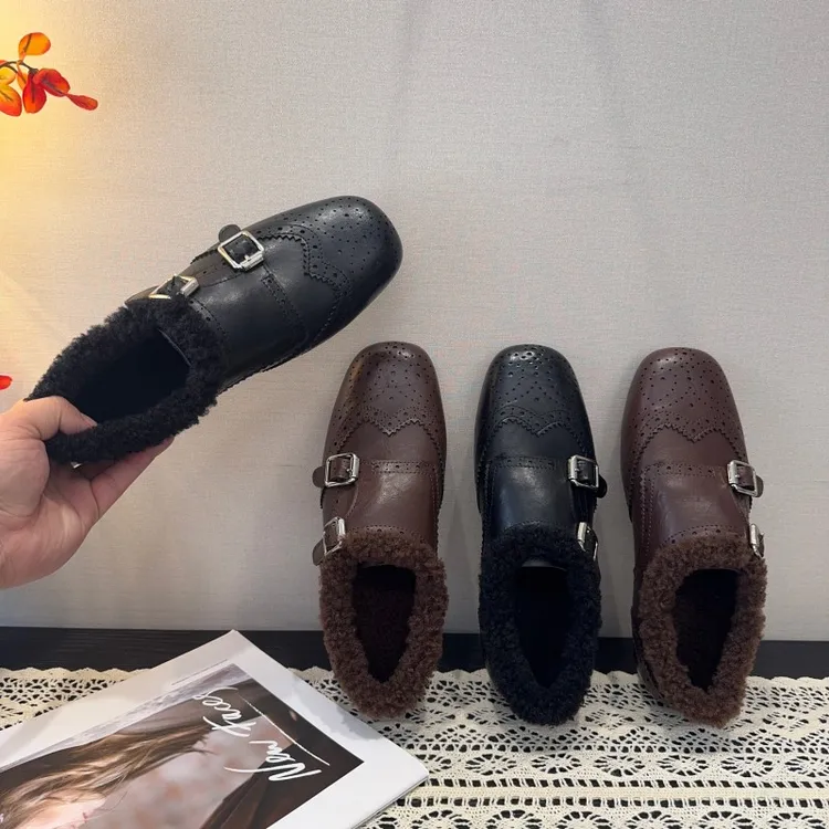 复古加绒皮带扣布洛克雕花皮鞋女2025冬季新款保暖软底休闲小皮鞋