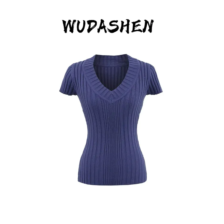 【你伍老板娘】“莱恩小甜品”针织深v短袖打底衫