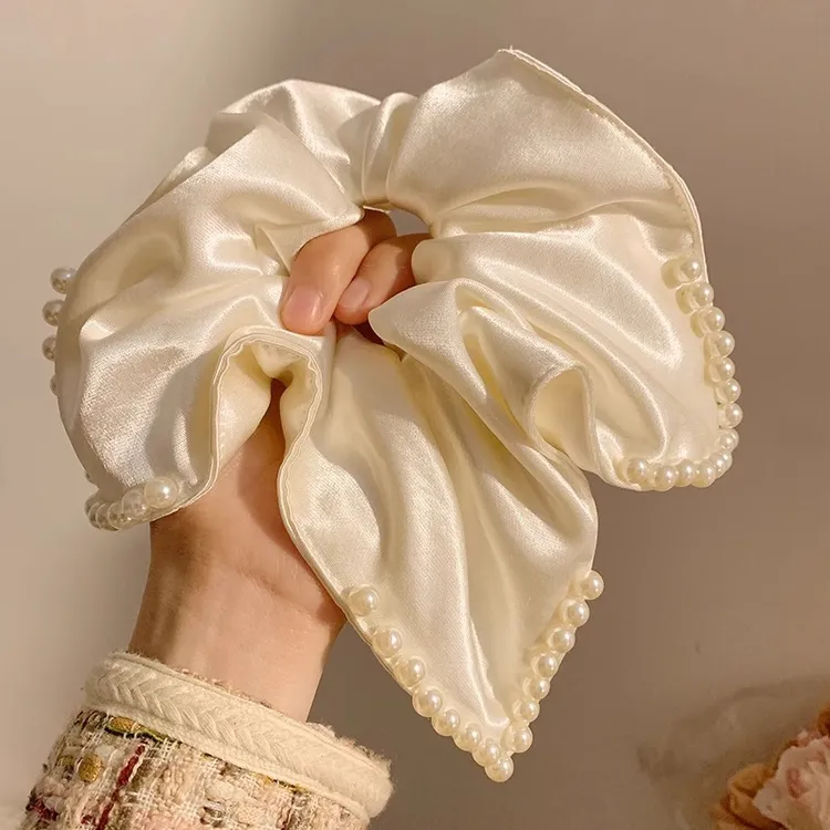 法式复古缎面白色方巾大肠发圈女高级感发饰方形大号头绳2025新款