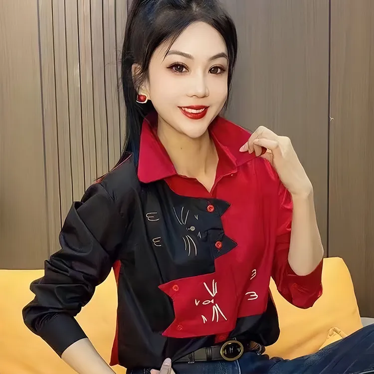 卡通猫咪撞色不规则拼接长袖衬衫女2025秋冬新款时尚洋气减龄上衣