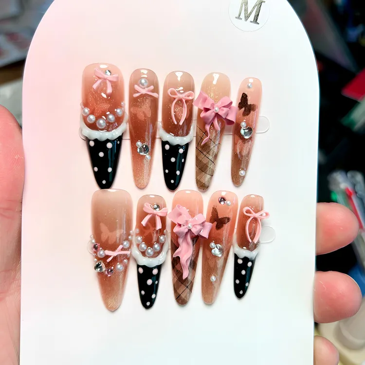 吱吖黑莓手工定制甜酷风穿戴甲显白气质甜酷少女俏皮穿戴甲