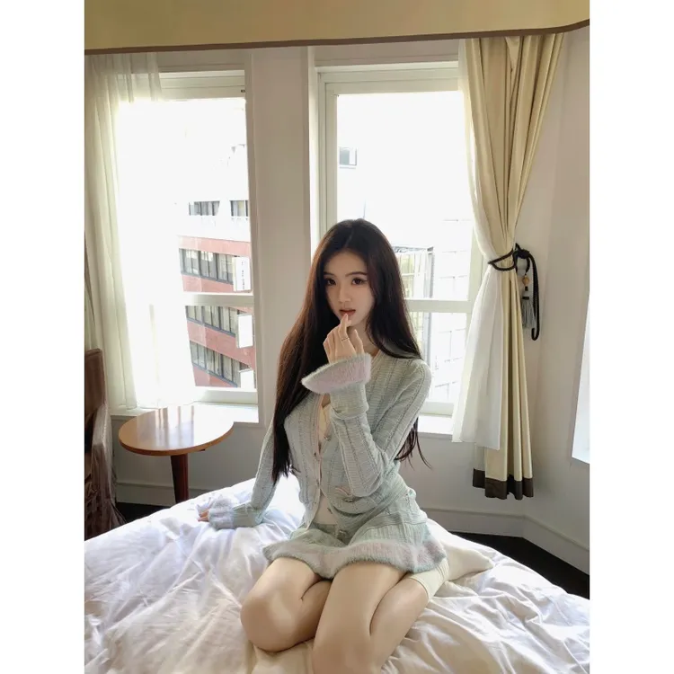 25早秋新款小香风针织开衫女修身显瘦百搭长袖毛衣外套吊带背心裙