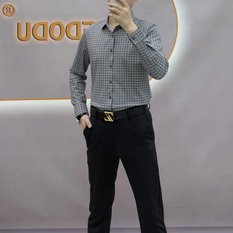 227款格子衬衫休闲衬衣男士简约商务修身格纹纽扣秋季极简风长袖