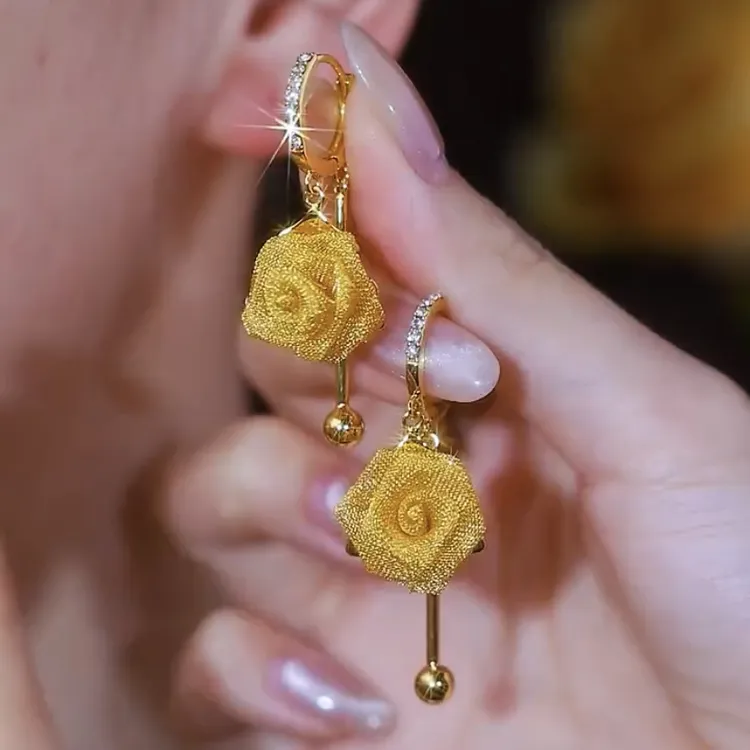 铜合金锆石耳饰 花朵耳环女轻奢爆款耳扣时尚简约耳饰小众饰品