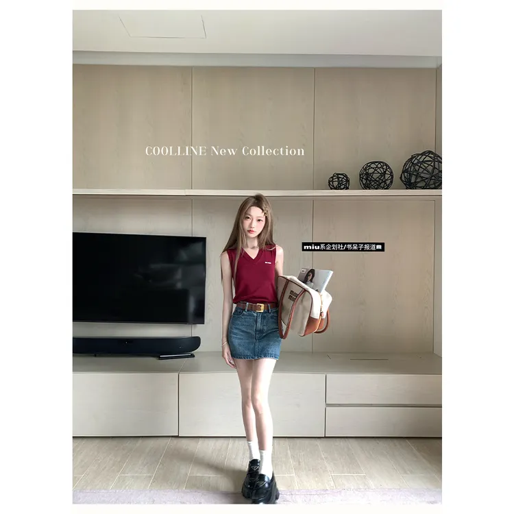 时髦气质v领两色百搭针织背心女夏季新款