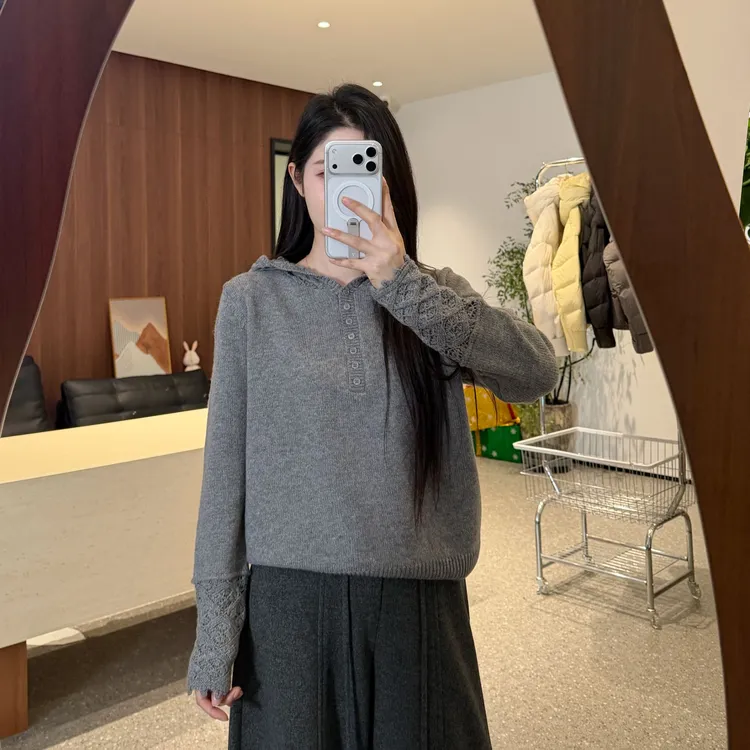 宿慕SUMU 韩版时尚连帽针织衫12-21冬季2025新款纯色系扣毛衣3655