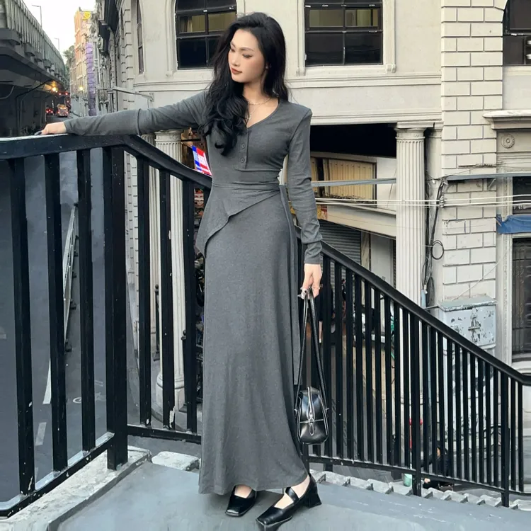 2025新款纯色连衣裙两件女韩版时尚高贵秋冬气质春秋季半包臀长裙