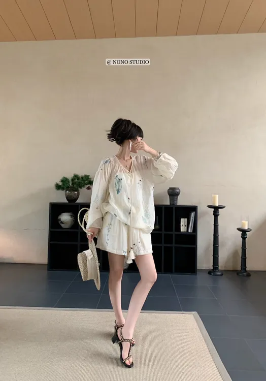 新中式重工刺绣套装展现复古国风魅力