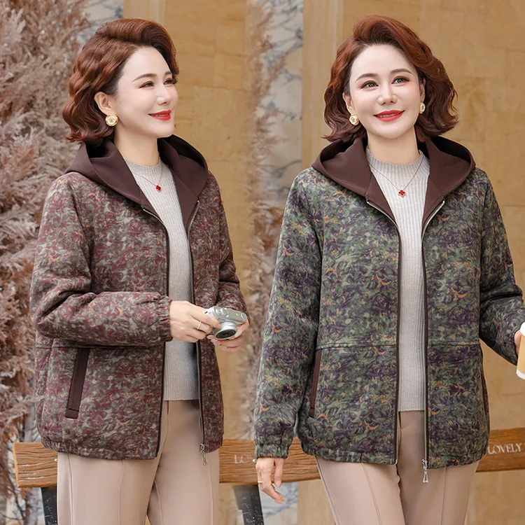 中老年妈妈秋冬装印花连帽加绒外套女宽松显瘦休闲加厚大码上衣服