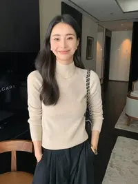 8322【九炫女装】新款无缝半高领巴索兰工艺可机洗气质设计打底上衣