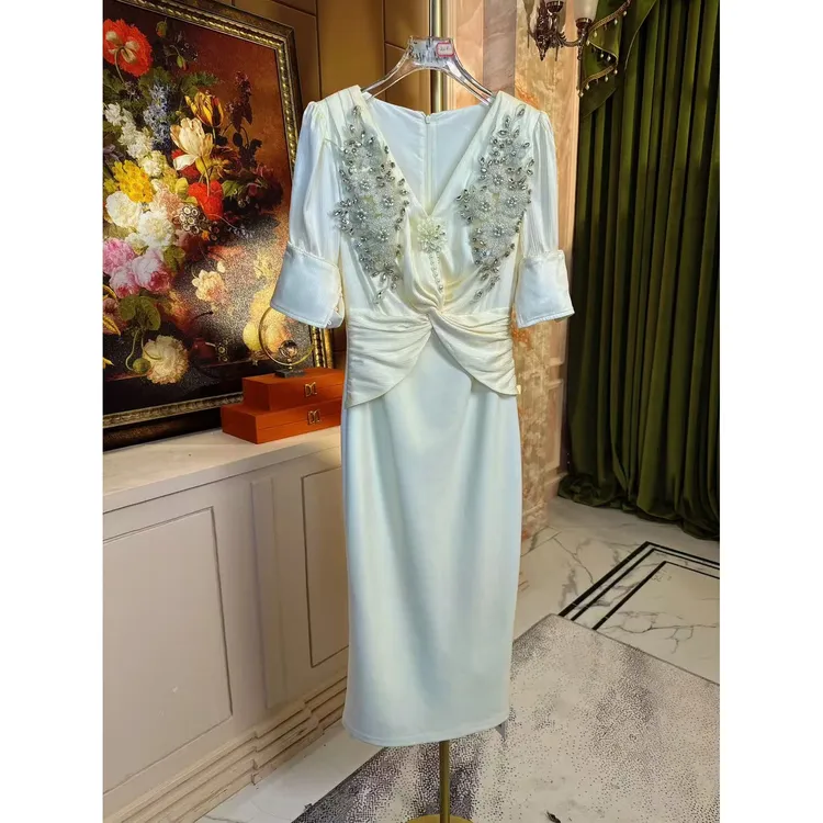 芙娜妮轻奢秋冬新款小众设计衬衫气质显瘦女装时尚连衣裙F2511491