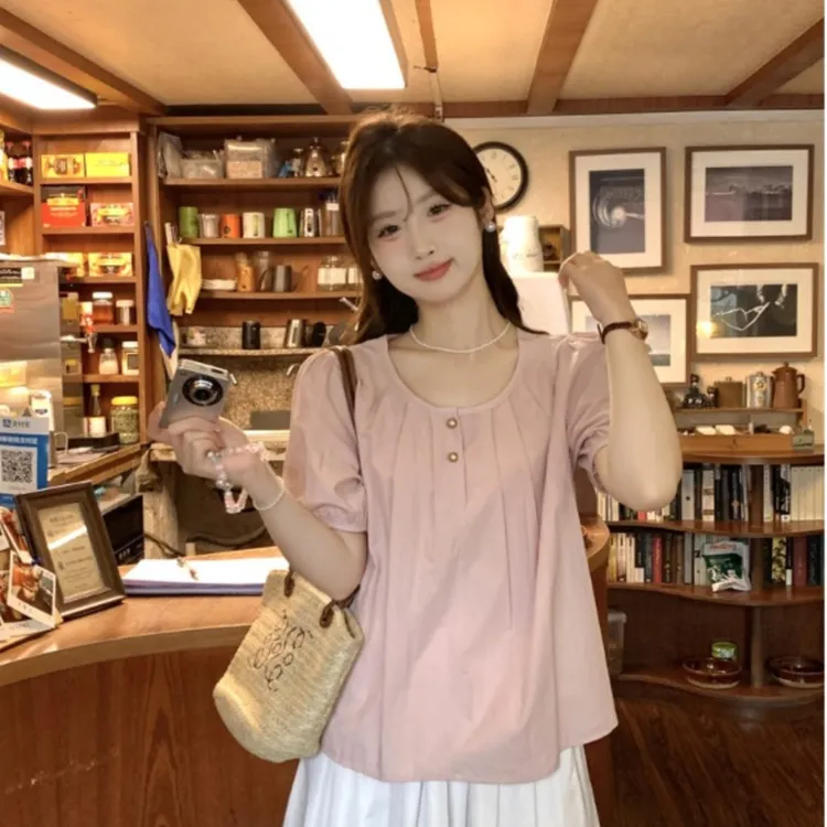 夏季2025新款纽扣宽松别致超仙绝美上衣甜美减龄粉色短袖衬衫女装