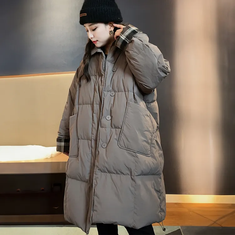 大码羽绒服女200斤长款时尚2025年冬新款加厚撞色拼拼白鸭绒外套