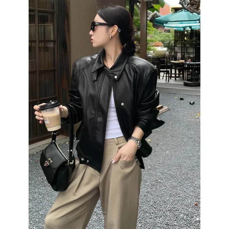 酷飒风黑色皮衣外套女入秋复古宽松立领多拉链垫肩机车服夹克上衣