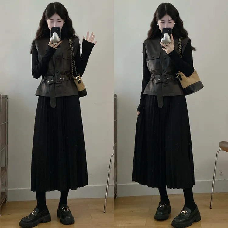 大码胖mm秋季新款女装时尚显瘦皮马甲+半高领压折长裙两件套套装