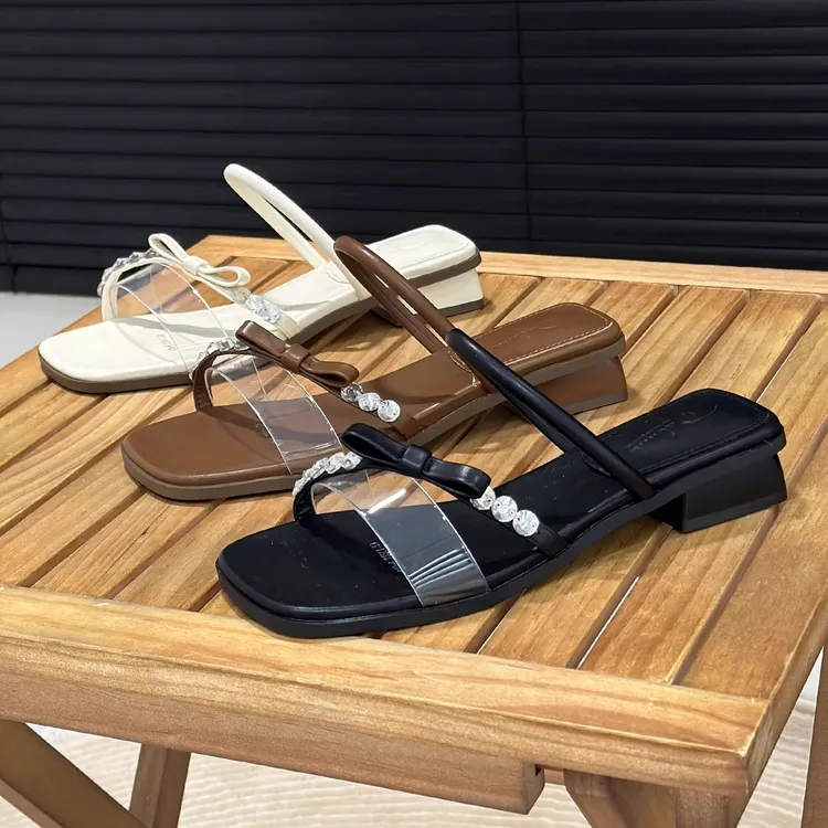 仙女风水钻露趾拖鞋女2025年夏款时尚蝴蝶结露趾方头低跟罗马凉拖