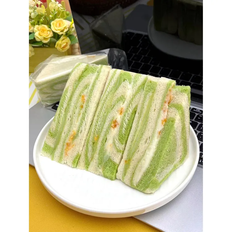 优麦工坊轻食代餐牛油果肉松三明治双料夹心面包休闲学生营养早餐