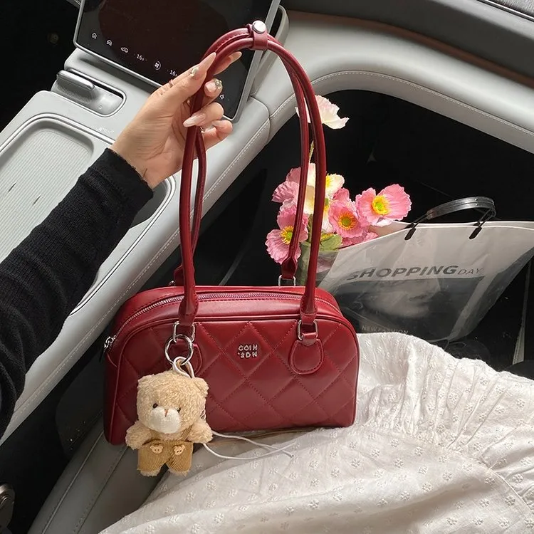 大容量包包女夏季2025新款休闲小众设计菱格单肩腋下包通勤枕头包