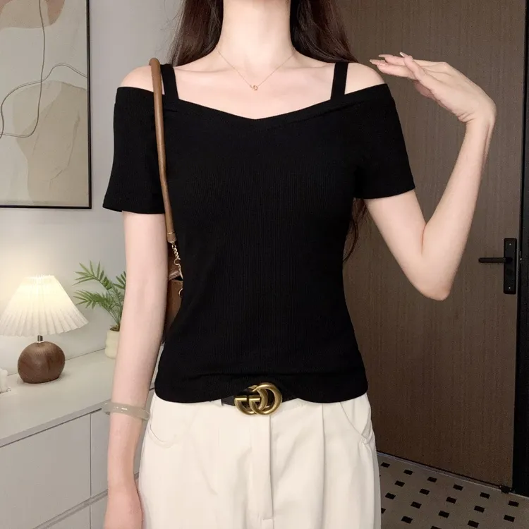 媚吉黑色短袖t恤女一字V领夏季露肩显瘦百搭性感漏锁骨辣妹上衣服