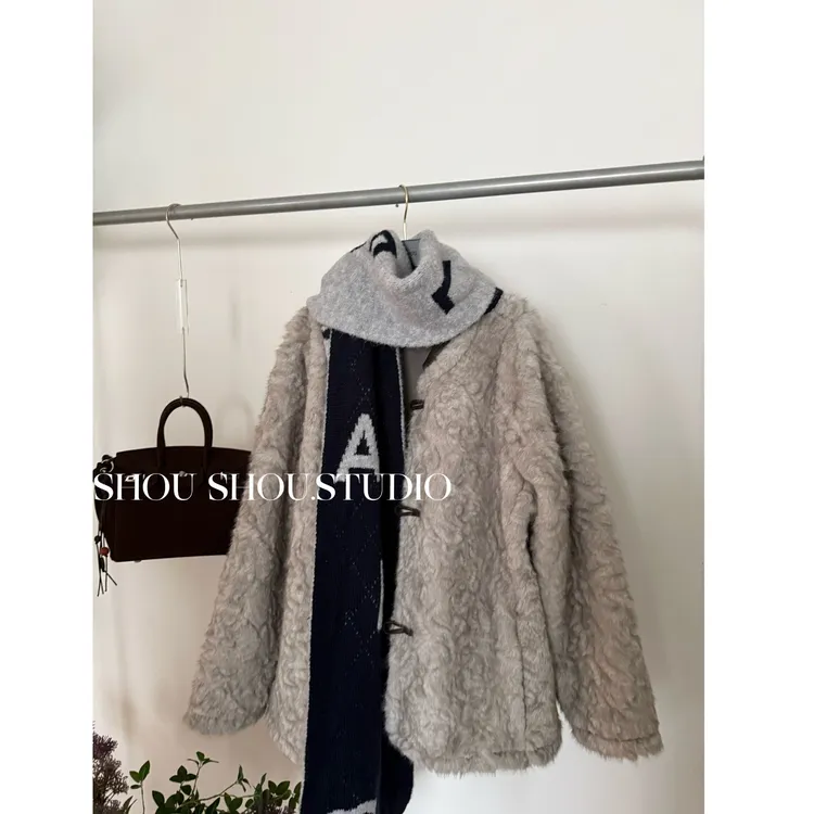 【瘦瘦】晚宴千金-大码圆领小香风牛角扣精致氛围感毛毛外套S02292