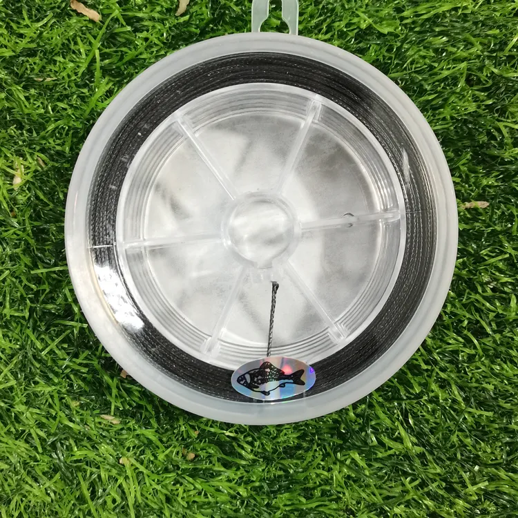 黑色大力马子线，伪装好，减少鱼的掉头率