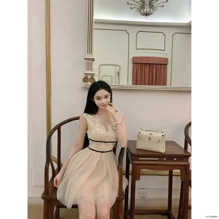 爆款超辣【梦幻芭蕾调】修身显瘦蕾丝交织网纱无袖连衣裙时尚迷人吸