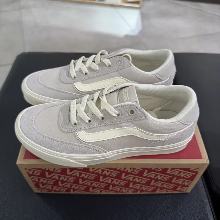 VANS范斯新款Brooklyn LS运动板鞋复古百搭低帮休闲鞋VN000D7UEN9