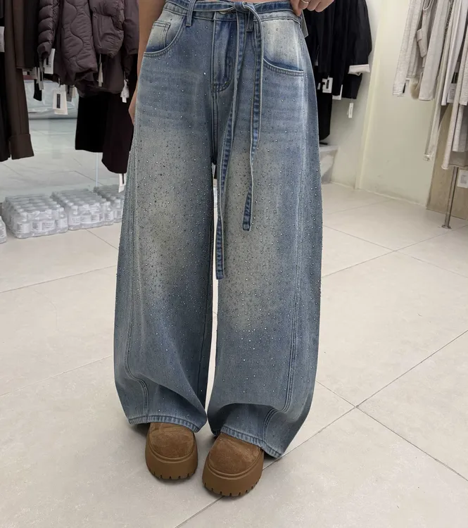 设计感抽绳镶钻牛仔裤女2025冬季新款高腰显瘦闪钻阔腿裤拖地裤子