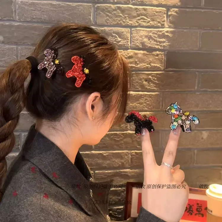 依牧新年马上有钱轻奢满钻小马发夹高级感侧边夹个性时尚百搭头饰商品图