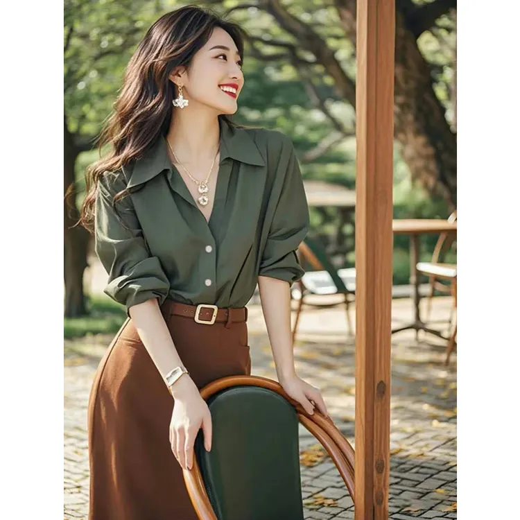 秋装搭配一整套轻职场绿色衬衫红棕色女装套装裙轻奢高级感女人味