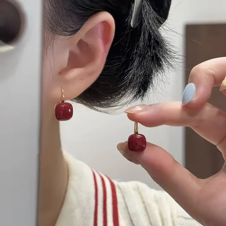 法式复古红色方块耳环女轻奢高级感时尚气质百搭耳钩小众简约耳饰
