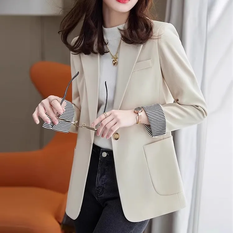 小个子杏色西装外套女春秋季2024新款韩版高级感炸街休闲西服上衣