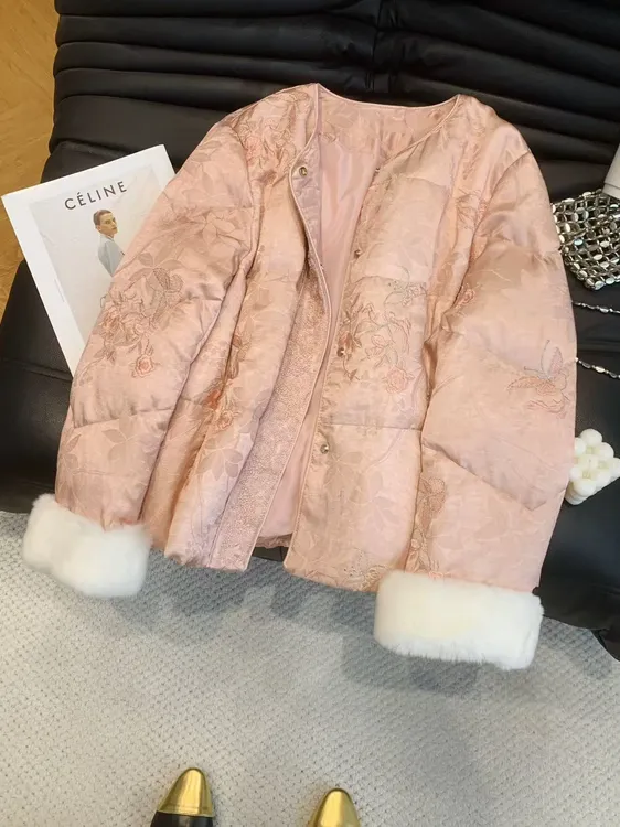 粉色新中式国风提花短款棉服女2025冬保暖减龄轻奢高级感加厚外套