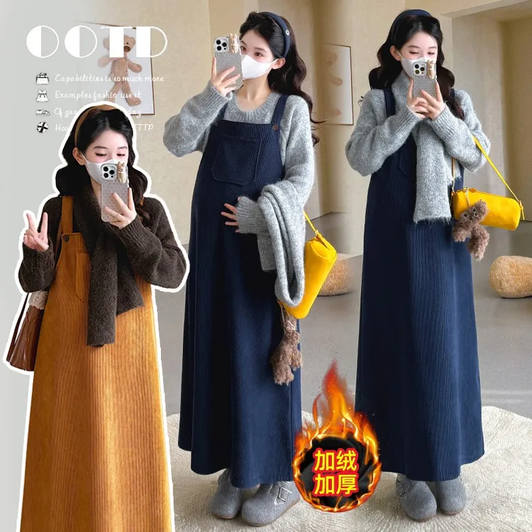 孕妇装时尚2025秋冬款针织毛衣搭配围巾百搭加绒背带裙韩版三件套