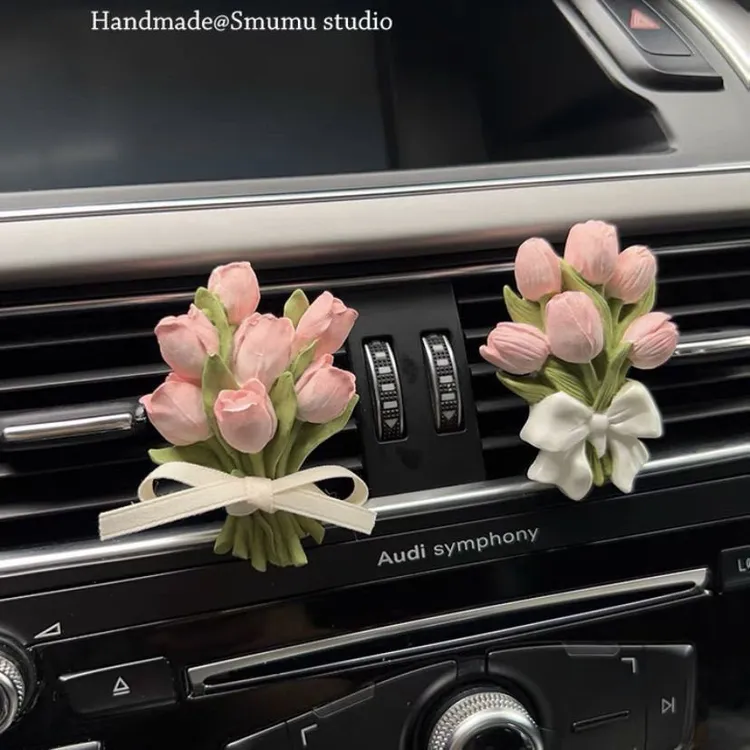 车载香薰空调出风口挂件香水香氛扩香石淡香摆件郁金香花朵装饰