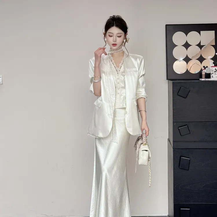 【精选优品】新款气质白色针织法式镂空温柔时尚套装25294